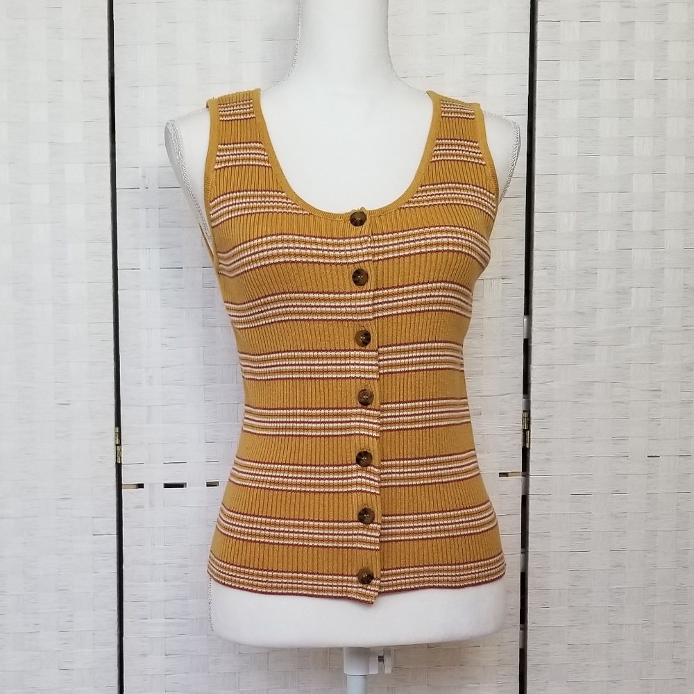 Freshman Sleeveless Knit Top